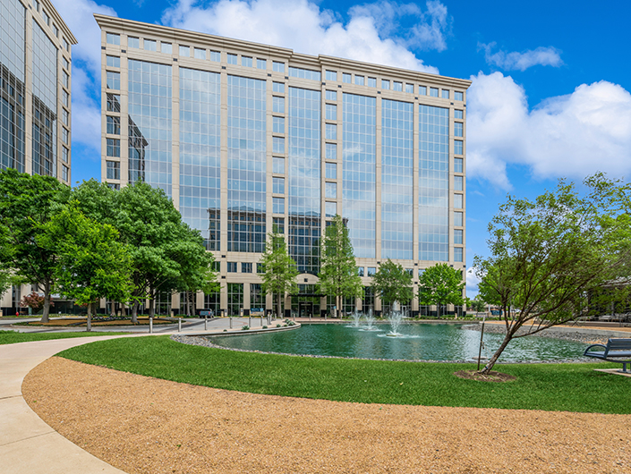 exterior view of LPL Financial Linsco office building in Dallas, Texas area