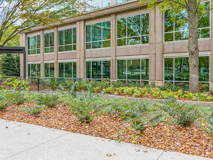 exterior view of LPL Financial Linsco office building in Franklin, Tennessee