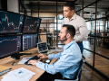 Checking global currency index on fund exchange