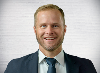 financial advisor buddy favor headshot image