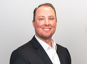 financial advisor Chris Kitaeff headshot