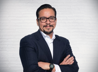 LPL EVP Julian Lopez headshot image