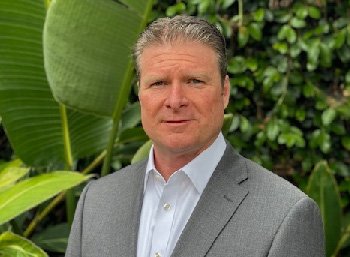Noble Traditions Wealth financial advisor Garrett Oczachowski headshot