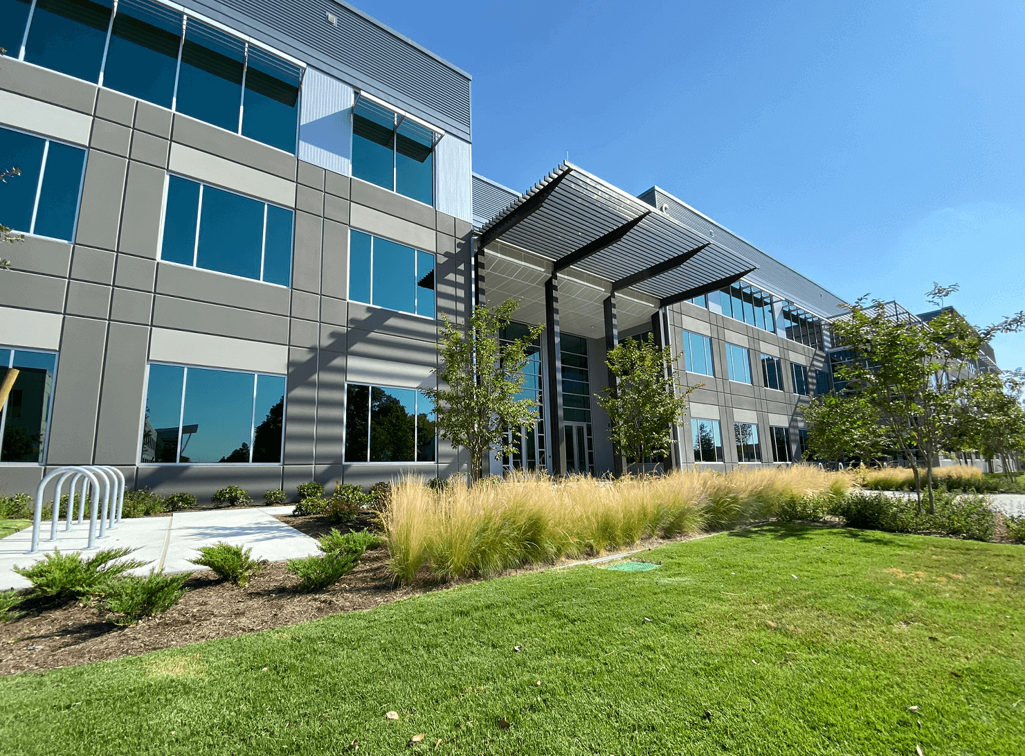 exterior of LPL Financial Austin corporate office image